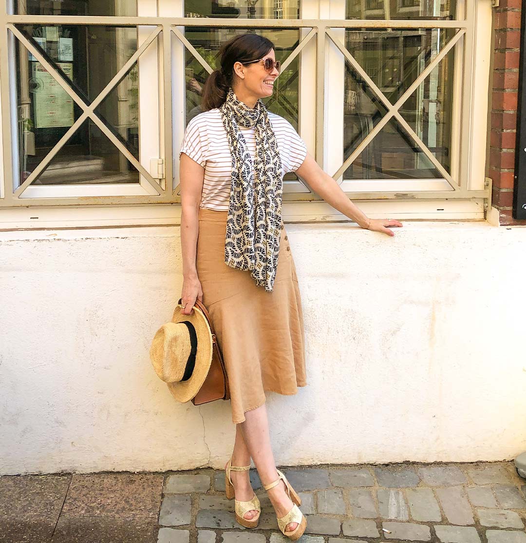 Blogger Tina prefers to wear her 100% linen skirt