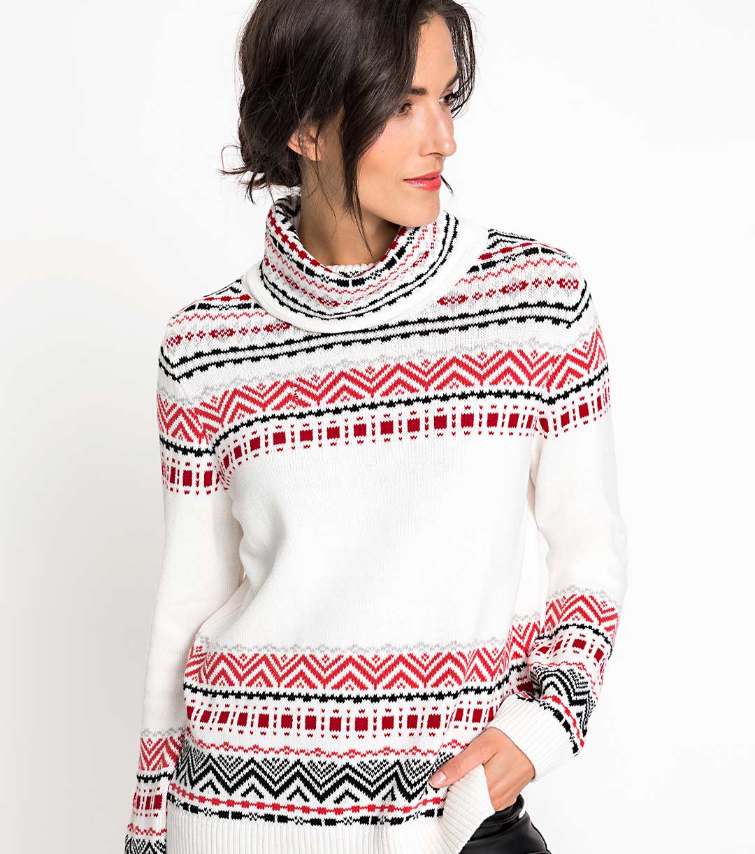 Embrace Scandinavian comfort in these amazing Norwegian style sweater. 