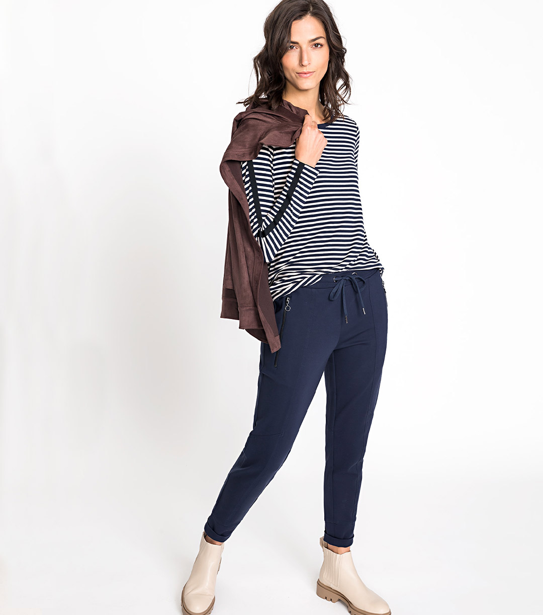 We're loving loungewear looks that can be worn both at home and on the go!