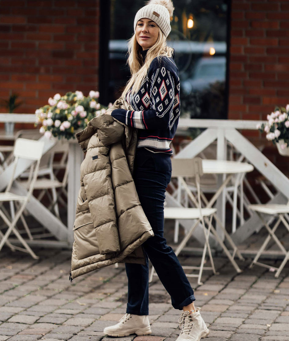 Polish blogger Anna in her Norwegian inspired sweater from Olsen