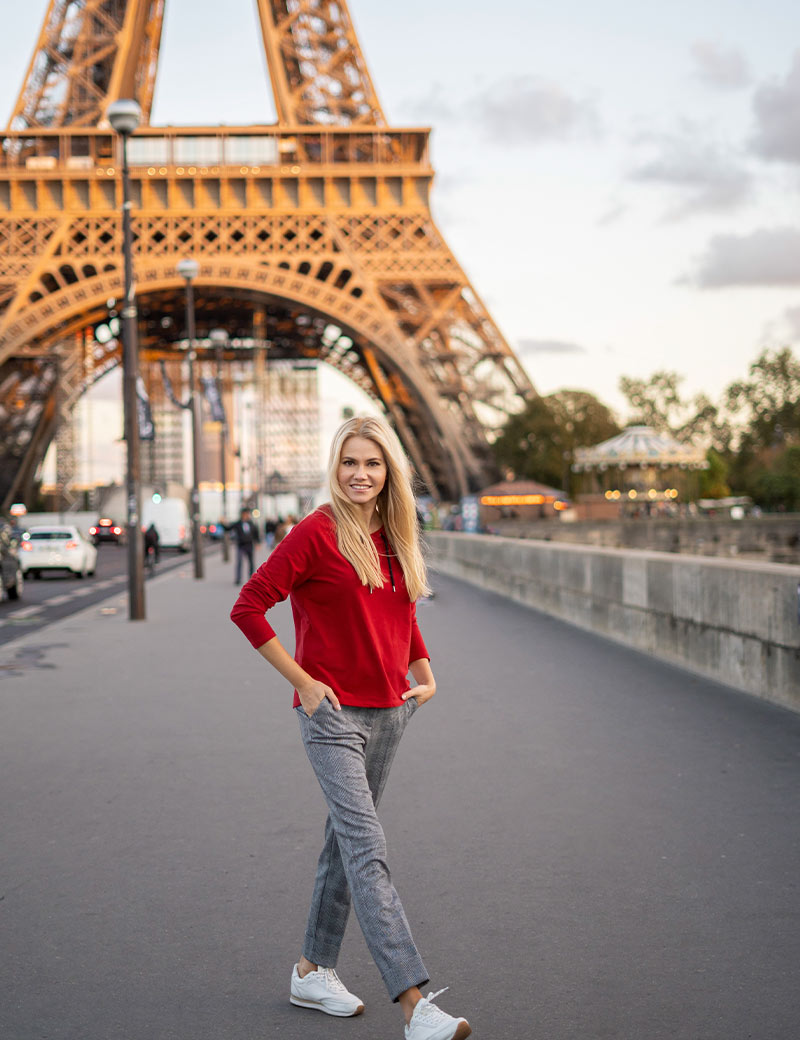 In the fashion metropolis of Paris, casual chic is a popular style trend